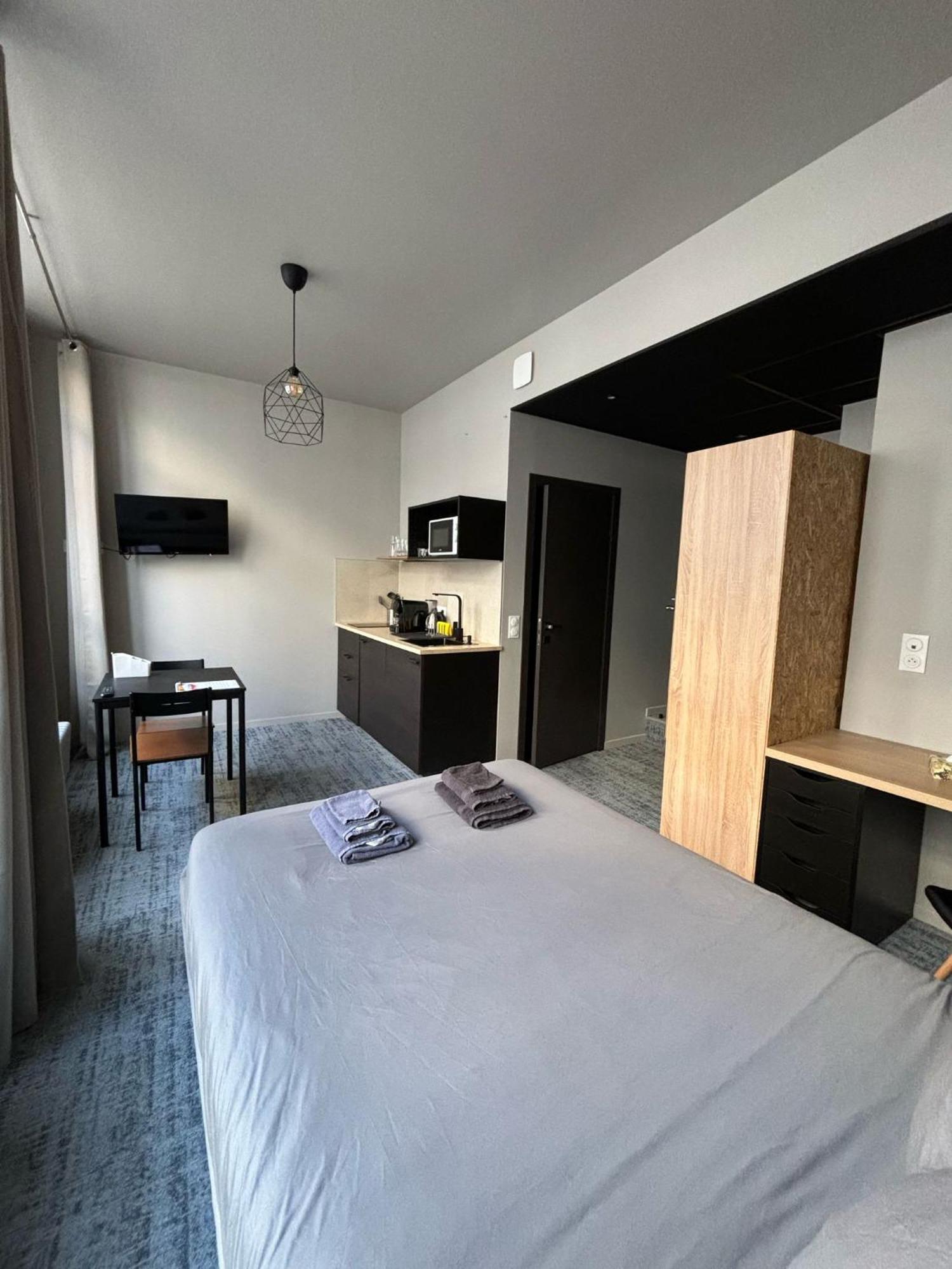 Appartamento Le 12 Wifi Cosy Parking Gratuit Saint-Etienne  Esterno foto