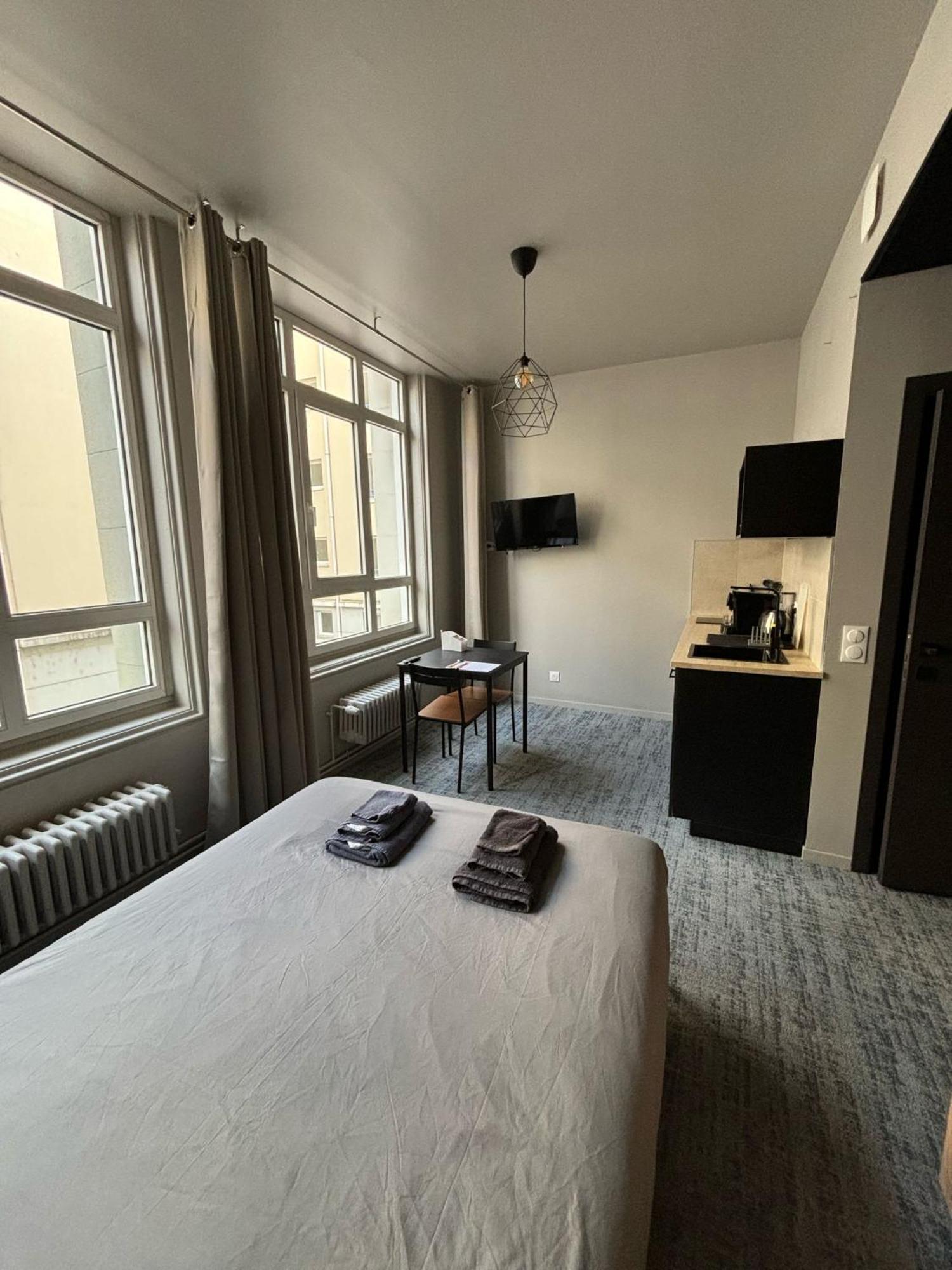 Appartamento Le 12 Wifi Cosy Parking Gratuit Saint-Etienne  Esterno foto