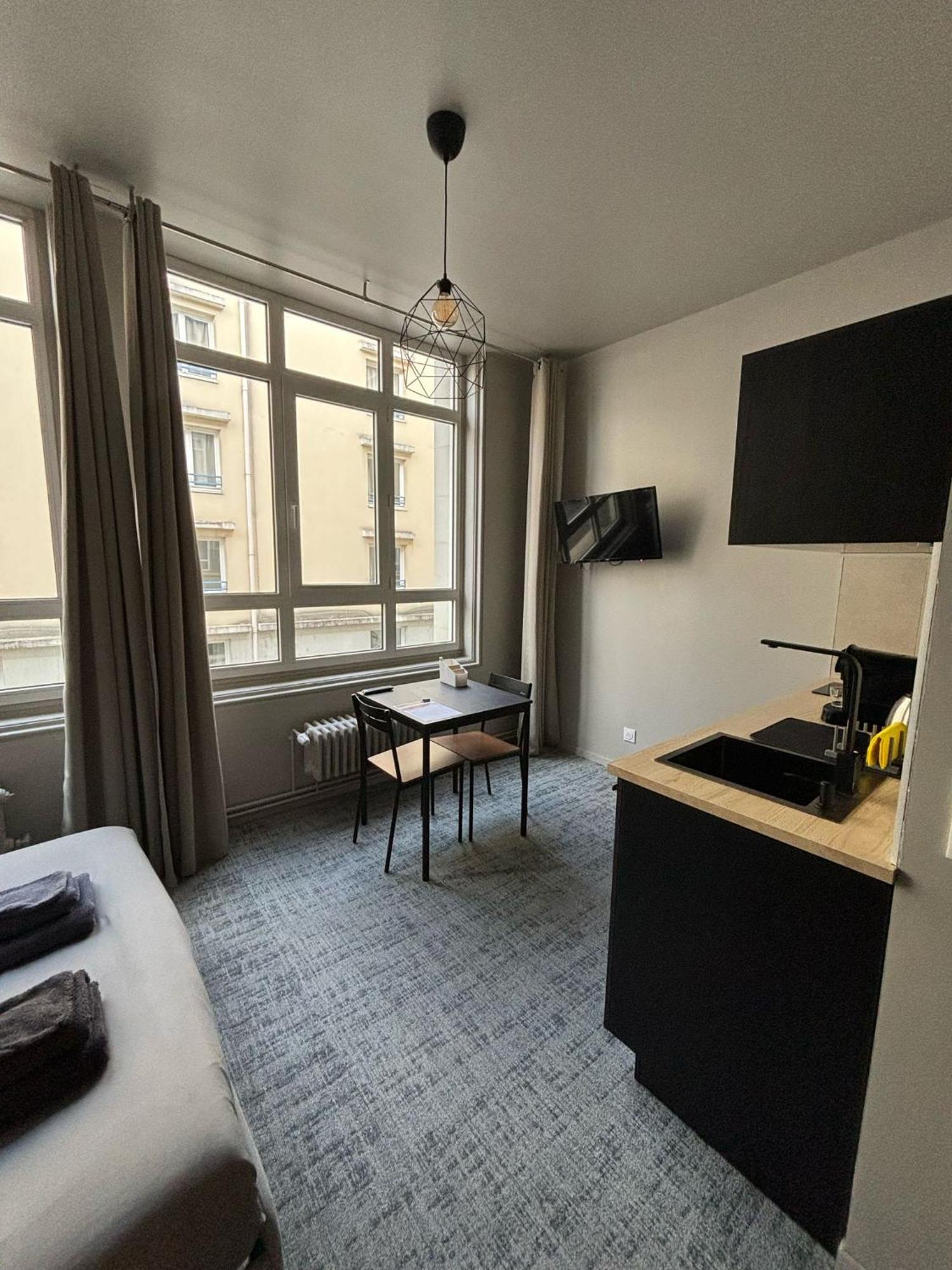 Appartamento Le 12 Wifi Cosy Parking Gratuit Saint-Etienne  Esterno foto